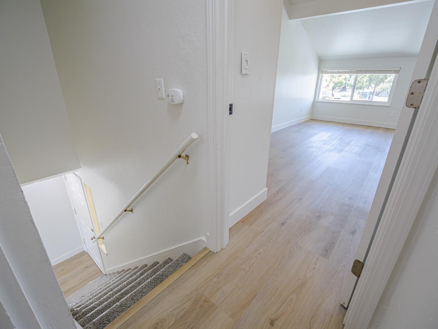 Detail Gallery Image 14 of 33 For 919 Acosta Plz #41,  Salinas,  CA 93905 - 4 Beds | 1/1 Baths