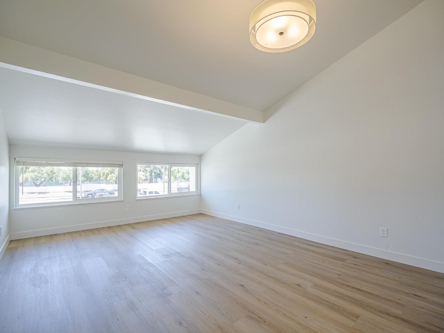 Detail Gallery Image 15 of 33 For 919 Acosta Plz #41,  Salinas,  CA 93905 - 4 Beds | 1/1 Baths