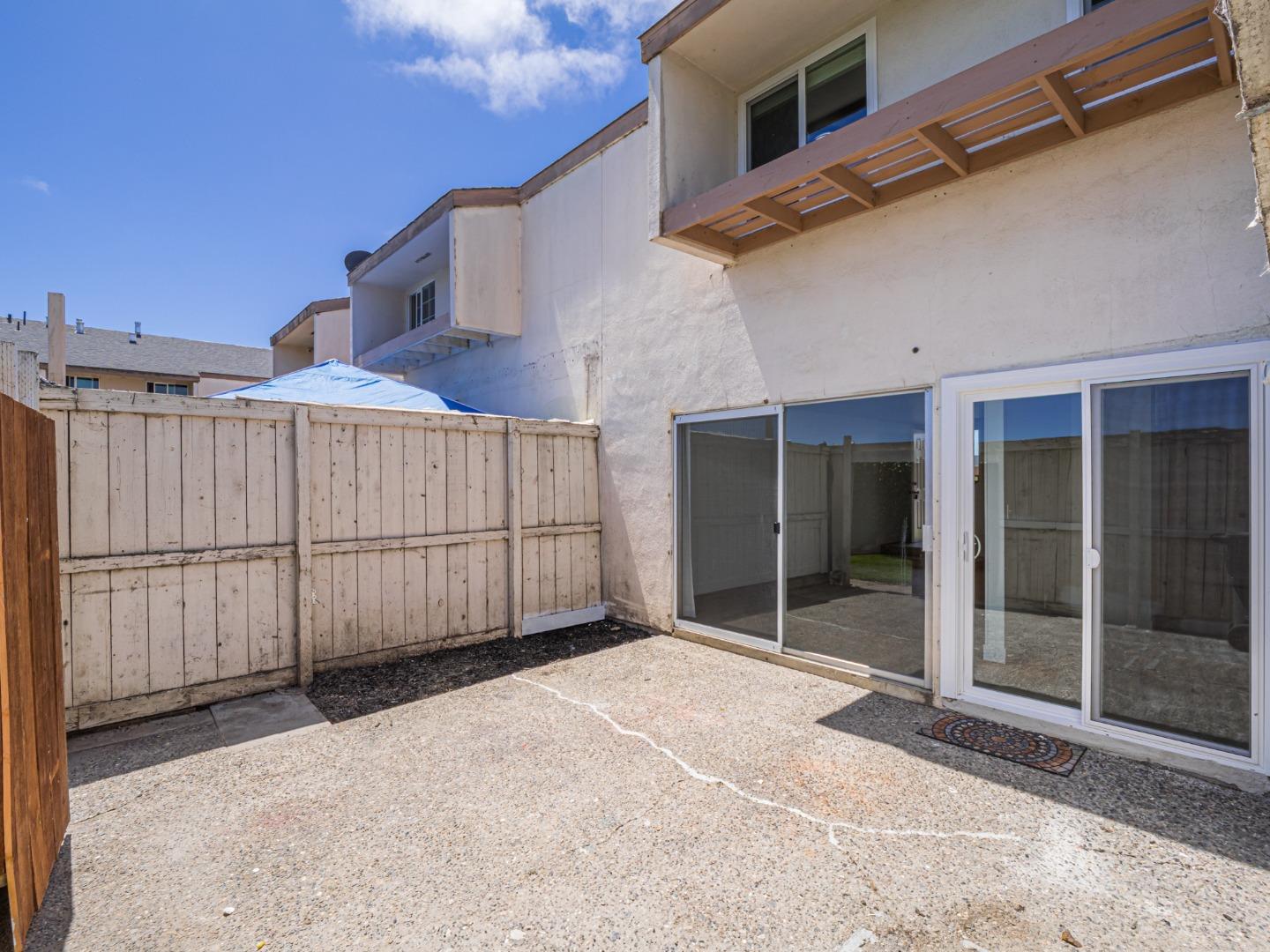 Detail Gallery Image 29 of 33 For 919 Acosta Plz #41,  Salinas,  CA 93905 - 4 Beds | 1/1 Baths