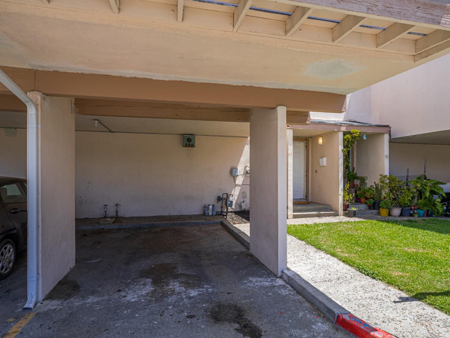 Detail Gallery Image 33 of 33 For 919 Acosta Plz #41,  Salinas,  CA 93905 - 4 Beds | 1/1 Baths