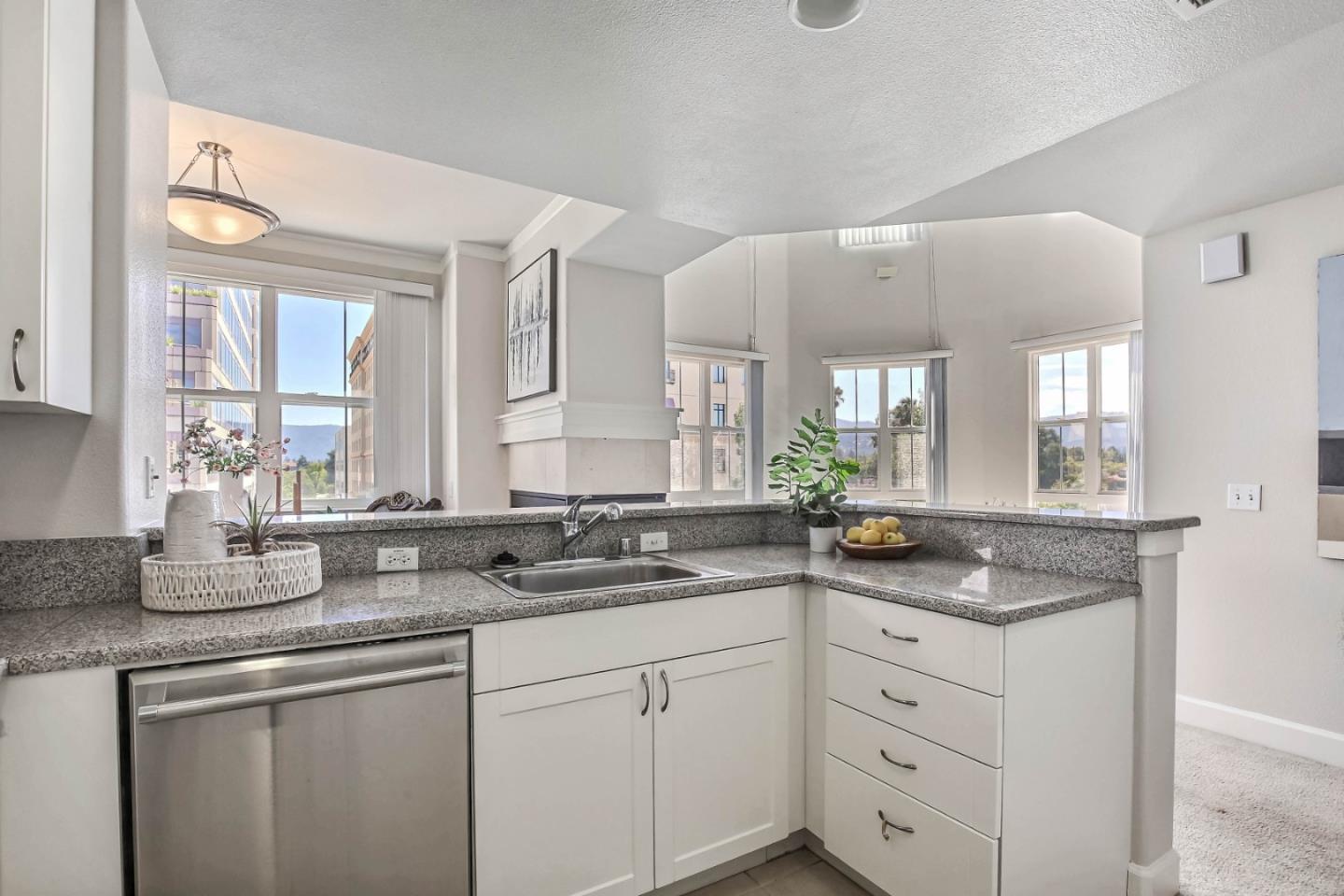 Detail Gallery Image 5 of 22 For 20488 Stevens Creek Blvd #2301,  Cupertino,  CA 95014 - 2 Beds | 2 Baths