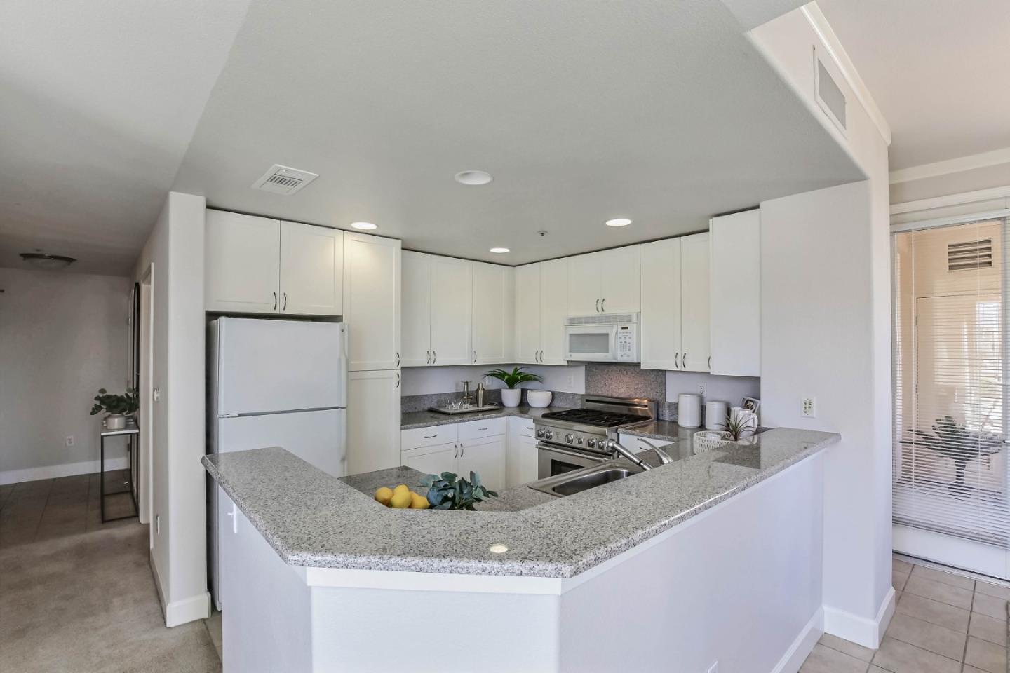 Detail Gallery Image 6 of 22 For 20488 Stevens Creek Blvd #2301,  Cupertino,  CA 95014 - 2 Beds | 2 Baths