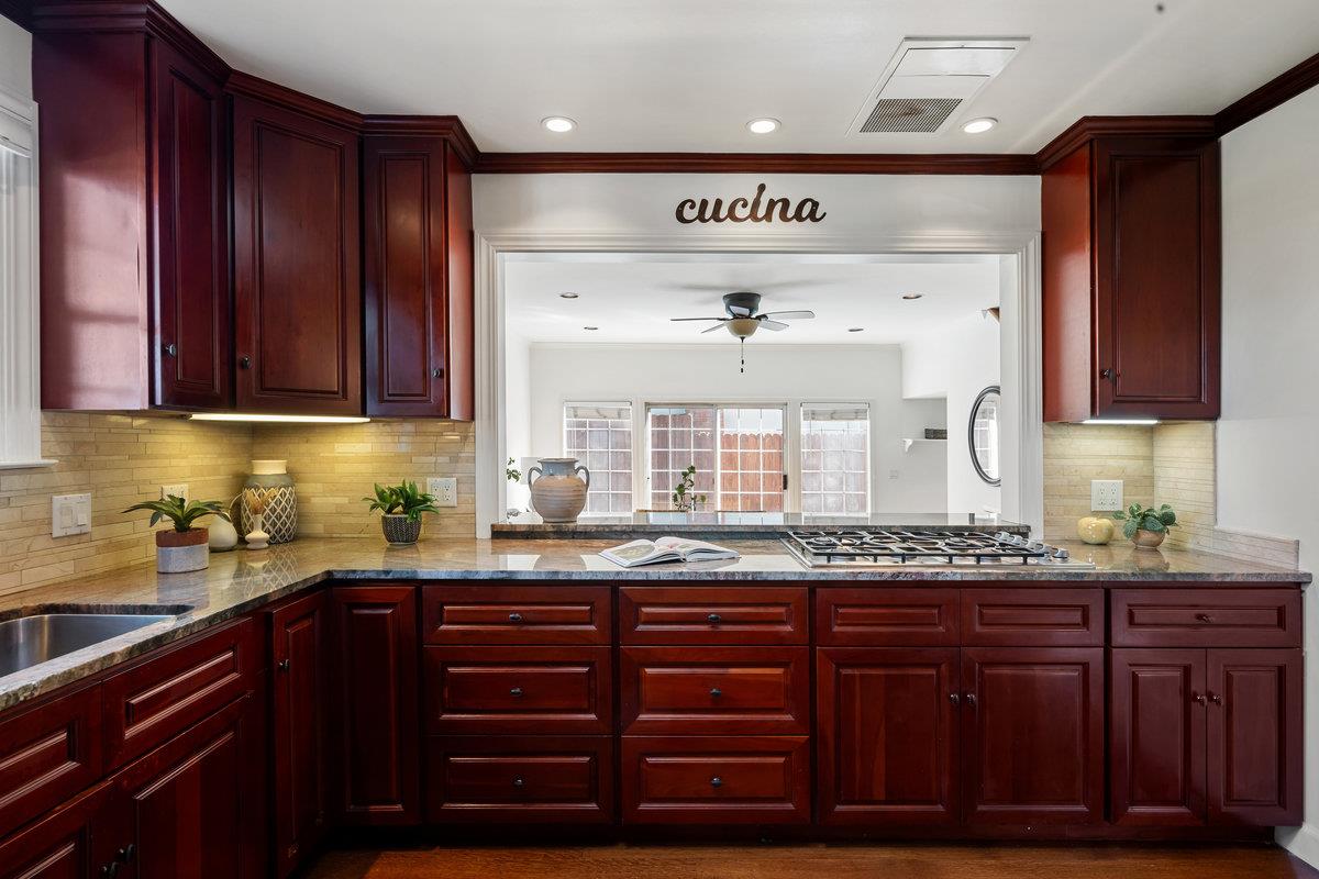 Detail Gallery Image 15 of 39 For 403 Santa Florita Ave, Millbrae,  CA 94030 - 3 Beds | 2 Baths