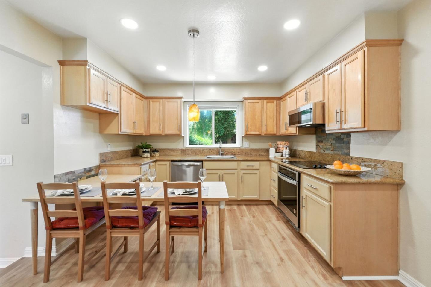 Detail Gallery Image 12 of 27 For 479 Chestnut Ave, Milpitas,  CA 95035 - 3 Beds | 2 Baths