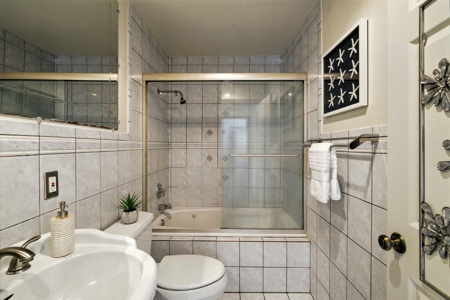 Detail Gallery Image 22 of 35 For 5024 Snow Dr, San Jose,  CA 95111 - 3 Beds | 1 Baths