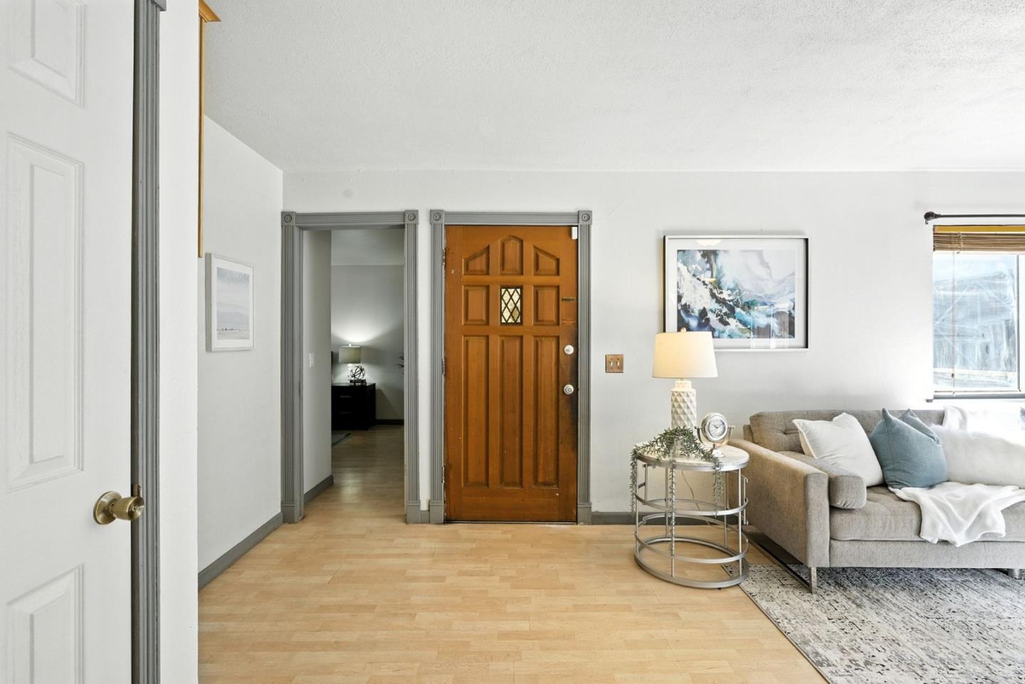 Detail Gallery Image 6 of 35 For 5024 Snow Dr, San Jose,  CA 95111 - 3 Beds | 1 Baths