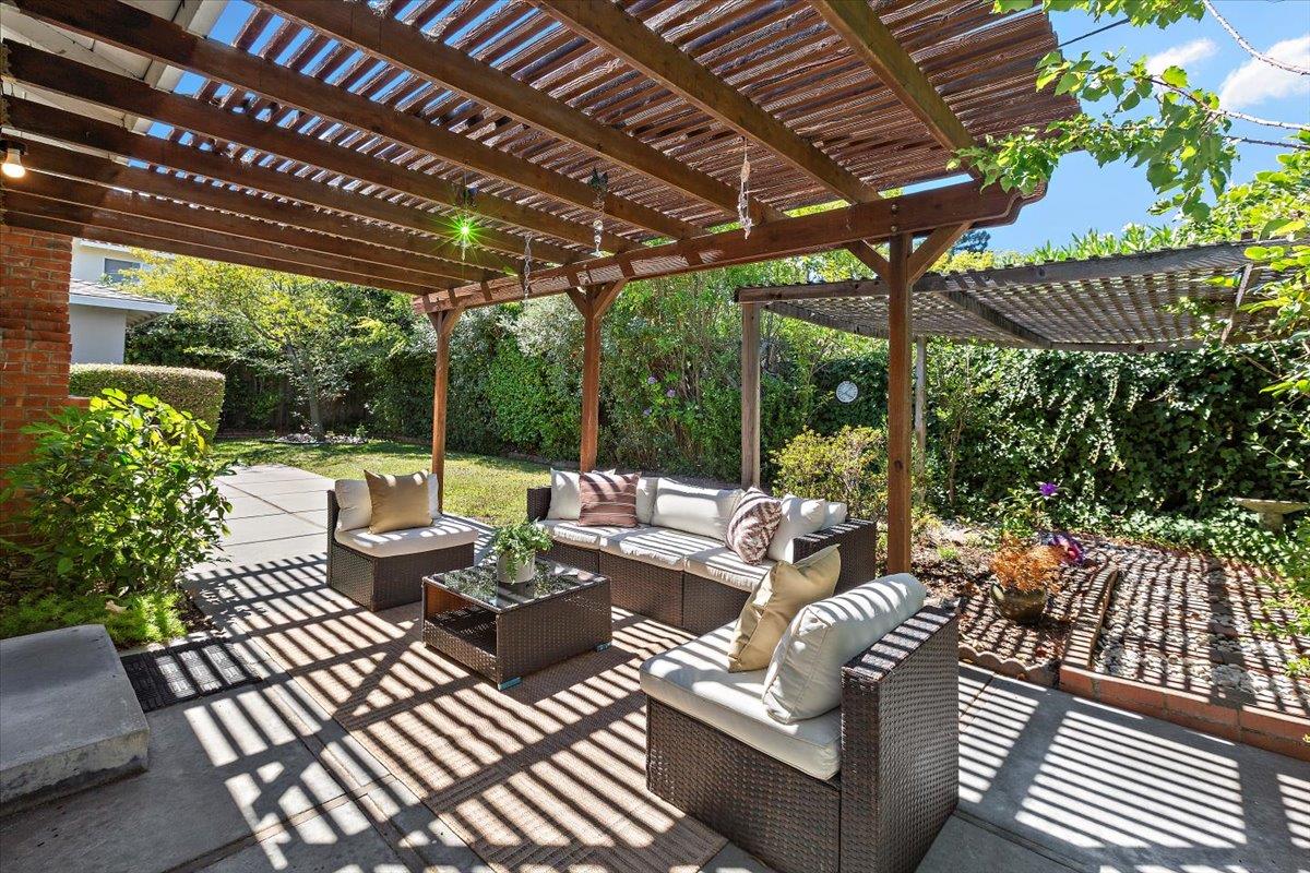 Detail Gallery Image 28 of 31 For 622 Wellsbury Way, Palo Alto,  CA 94306 - 3 Beds | 2 Baths