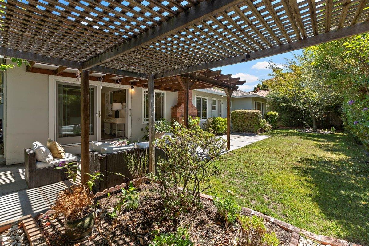 Detail Gallery Image 29 of 31 For 622 Wellsbury Way, Palo Alto,  CA 94306 - 3 Beds | 2 Baths