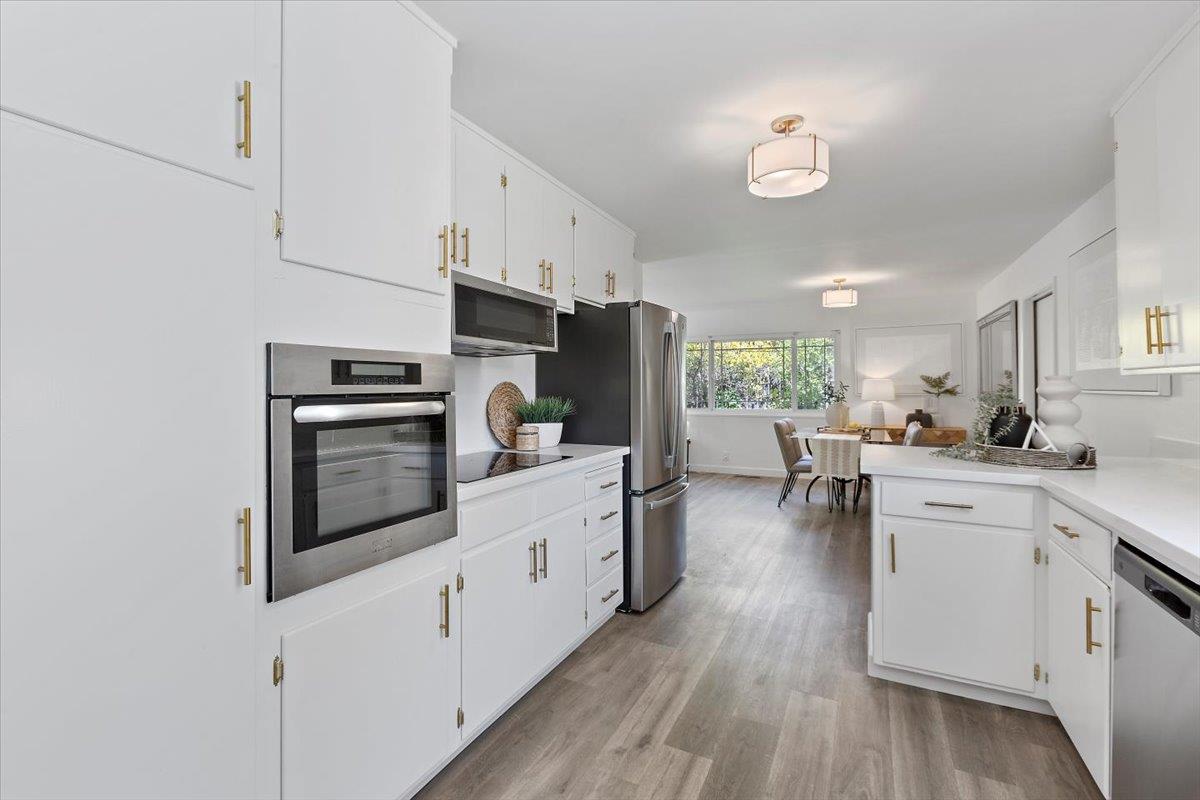 Detail Gallery Image 6 of 31 For 622 Wellsbury Way, Palo Alto,  CA 94306 - 3 Beds | 2 Baths