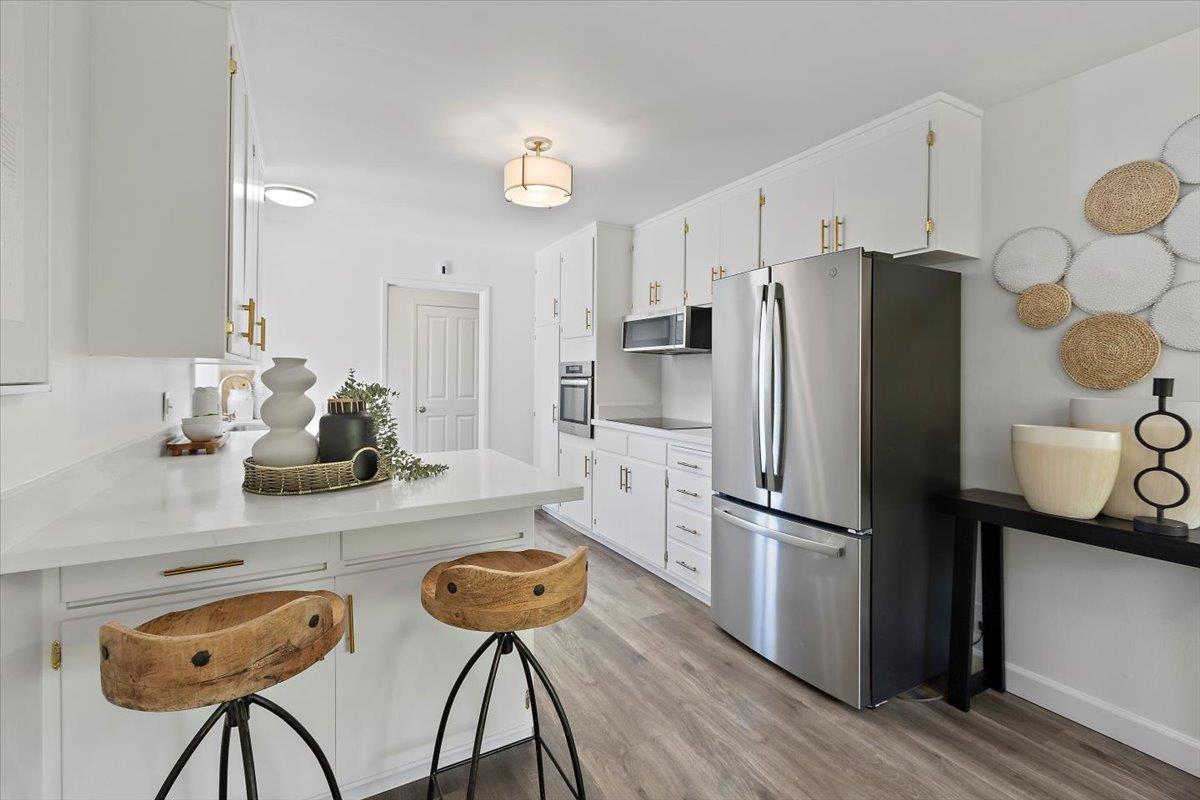 Detail Gallery Image 7 of 31 For 622 Wellsbury Way, Palo Alto,  CA 94306 - 3 Beds | 2 Baths
