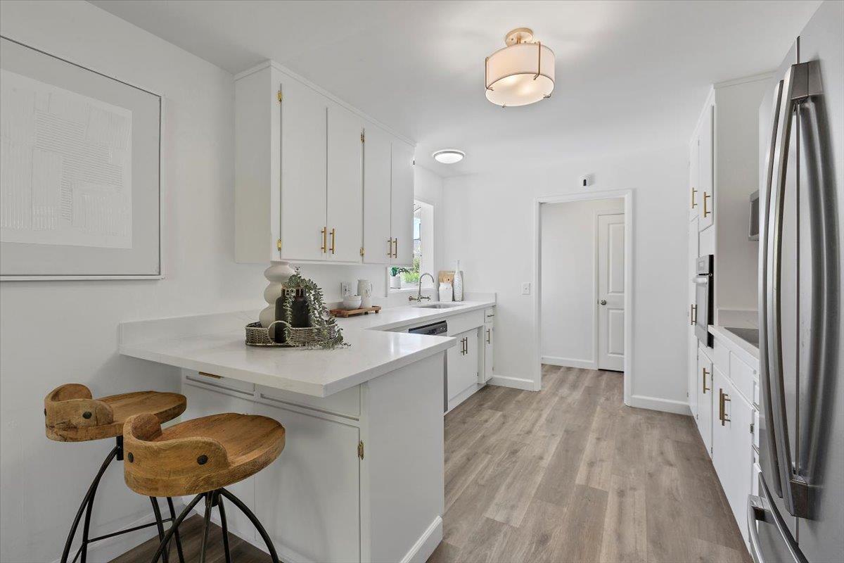Detail Gallery Image 8 of 31 For 622 Wellsbury Way, Palo Alto,  CA 94306 - 3 Beds | 2 Baths