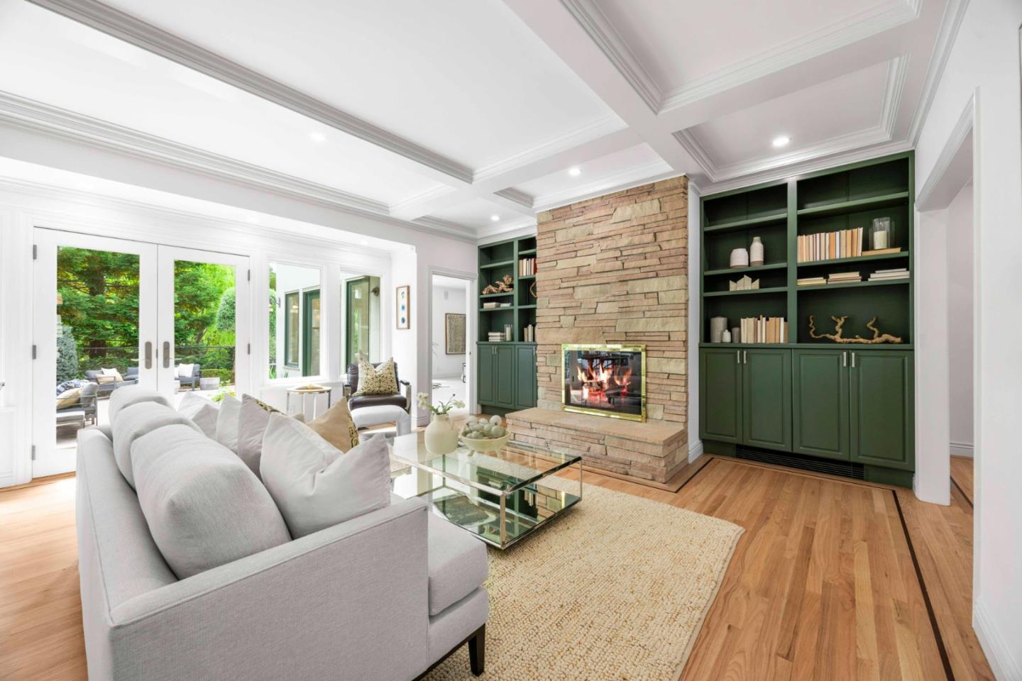 Detail Gallery Image 12 of 78 For 1901 Carmelita Ave, Burlingame,  CA 94010 - 5 Beds | 4/1 Baths