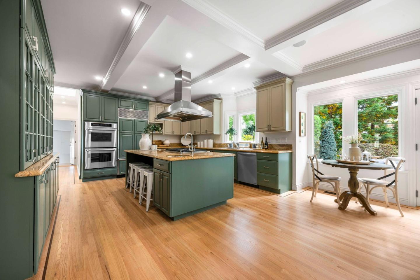 Detail Gallery Image 15 of 78 For 1901 Carmelita Ave, Burlingame,  CA 94010 - 5 Beds | 4/1 Baths