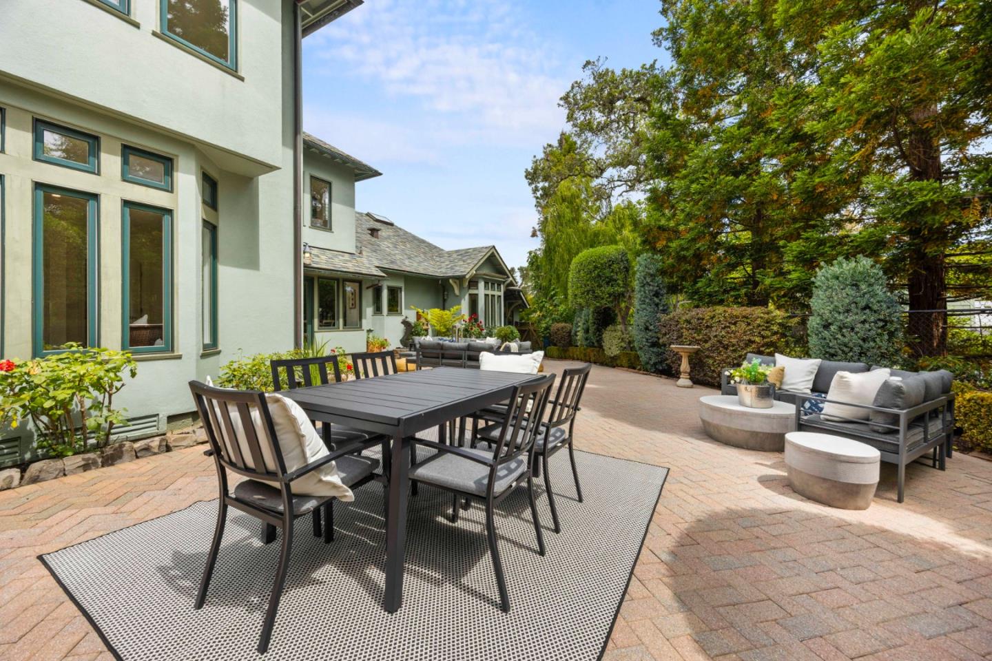 Detail Gallery Image 20 of 78 For 1901 Carmelita Ave, Burlingame,  CA 94010 - 5 Beds | 4/1 Baths