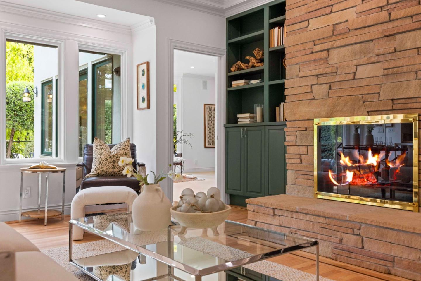 Detail Gallery Image 27 of 78 For 1901 Carmelita Ave, Burlingame,  CA 94010 - 5 Beds | 4/1 Baths