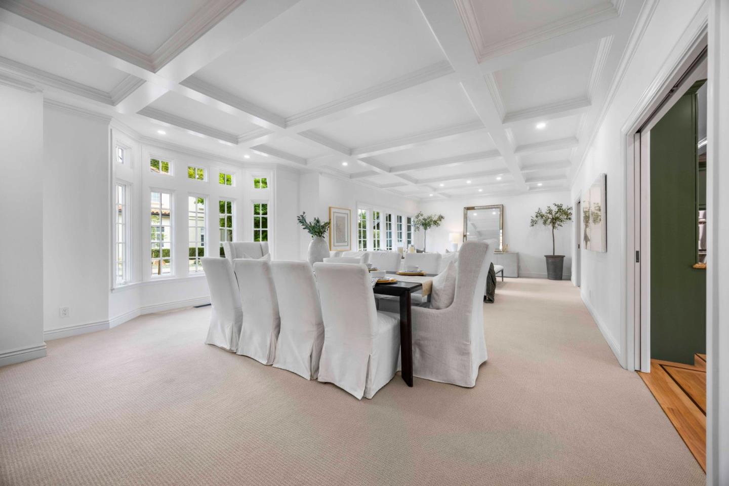 Detail Gallery Image 4 of 78 For 1901 Carmelita Ave, Burlingame,  CA 94010 - 5 Beds | 4/1 Baths