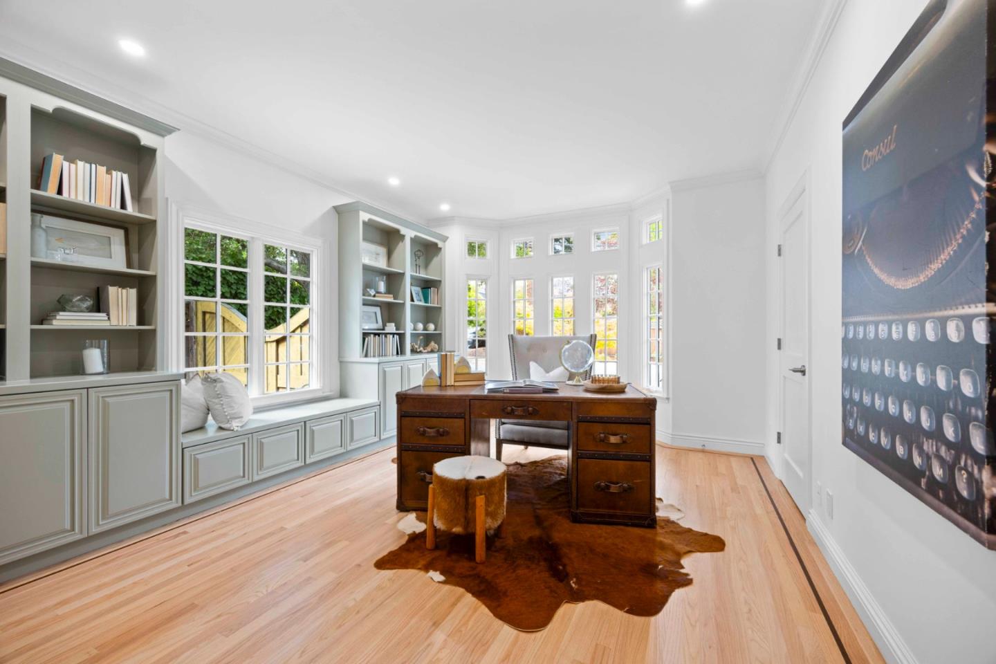 Detail Gallery Image 42 of 78 For 1901 Carmelita Ave, Burlingame,  CA 94010 - 5 Beds | 4/1 Baths