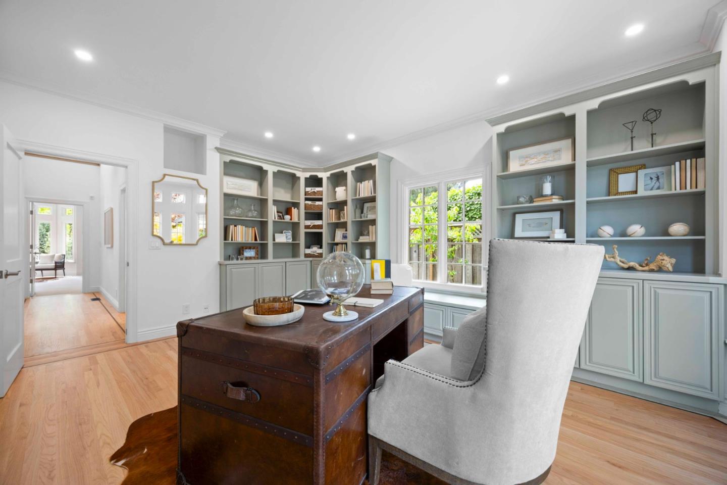 Detail Gallery Image 44 of 78 For 1901 Carmelita Ave, Burlingame,  CA 94010 - 5 Beds | 4/1 Baths