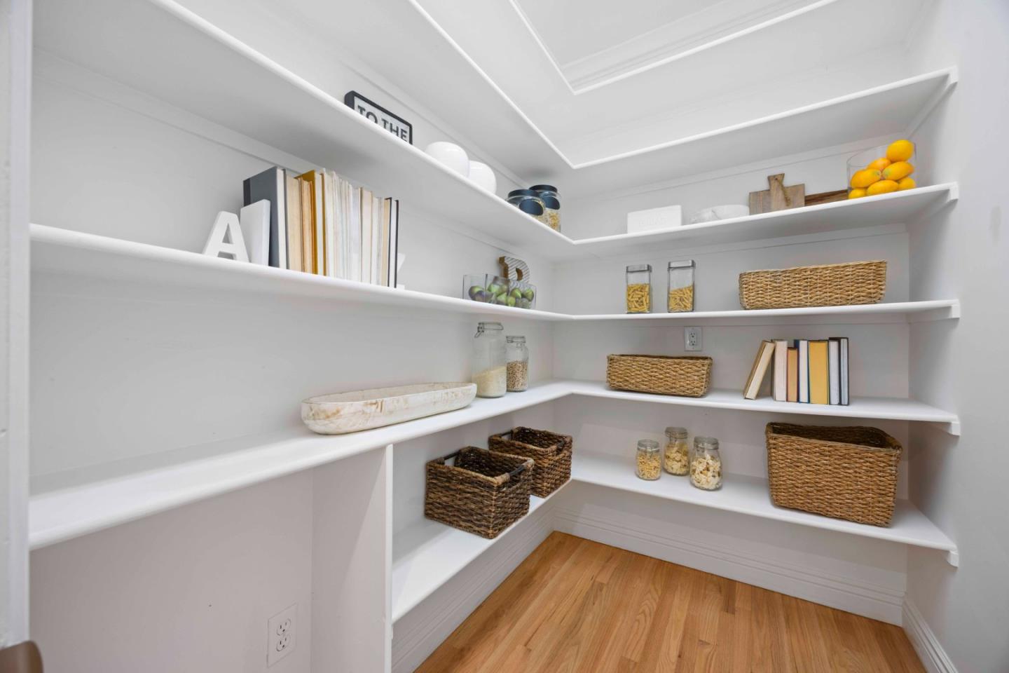 Detail Gallery Image 50 of 78 For 1901 Carmelita Ave, Burlingame,  CA 94010 - 5 Beds | 4/1 Baths