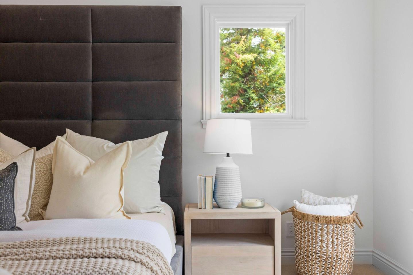 Detail Gallery Image 58 of 78 For 1901 Carmelita Ave, Burlingame,  CA 94010 - 5 Beds | 4/1 Baths
