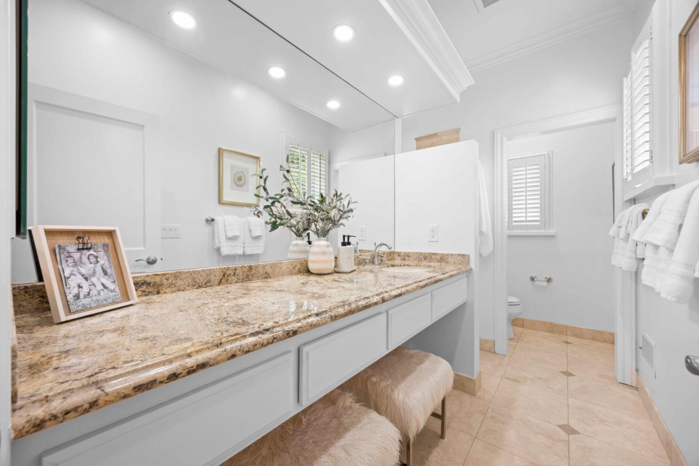 Detail Gallery Image 61 of 78 For 1901 Carmelita Ave, Burlingame,  CA 94010 - 5 Beds | 4/1 Baths