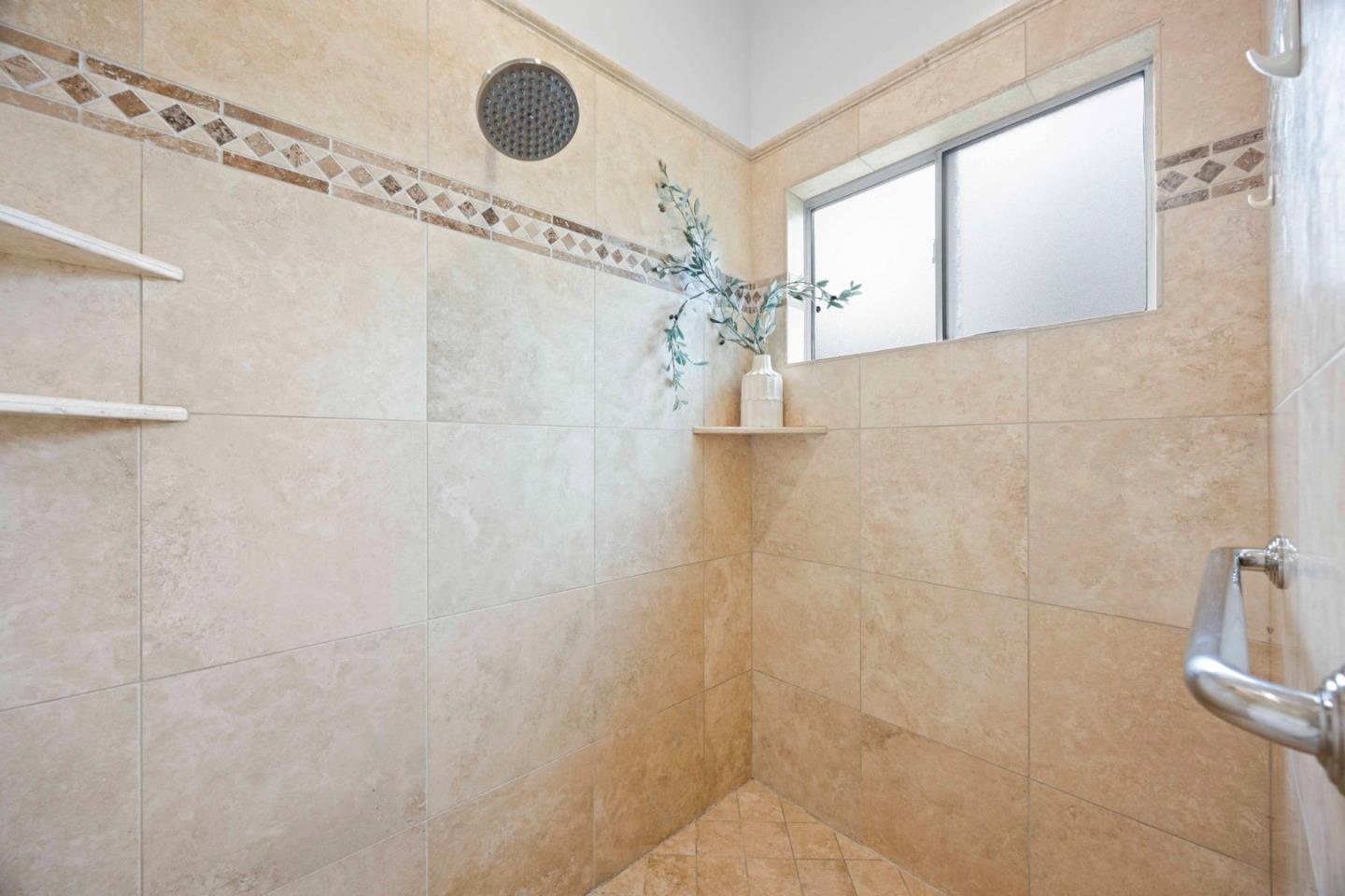 Detail Gallery Image 64 of 78 For 1901 Carmelita Ave, Burlingame,  CA 94010 - 5 Beds | 4/1 Baths