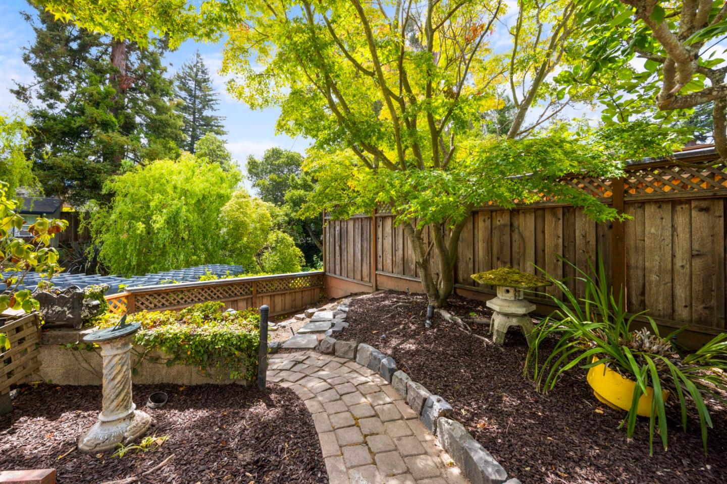 Detail Gallery Image 76 of 78 For 1901 Carmelita Ave, Burlingame,  CA 94010 - 5 Beds | 4/1 Baths