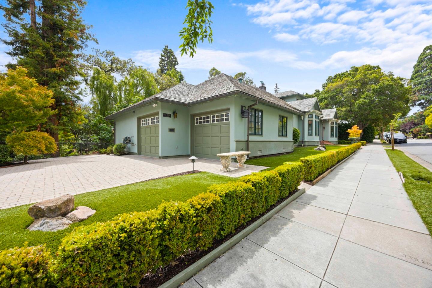 Detail Gallery Image 77 of 78 For 1901 Carmelita Ave, Burlingame,  CA 94010 - 5 Beds | 4/1 Baths