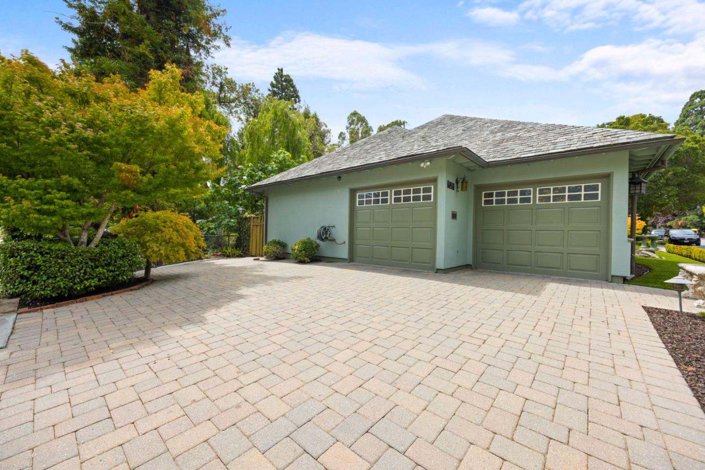 Detail Gallery Image 78 of 78 For 1901 Carmelita Ave, Burlingame,  CA 94010 - 5 Beds | 4/1 Baths