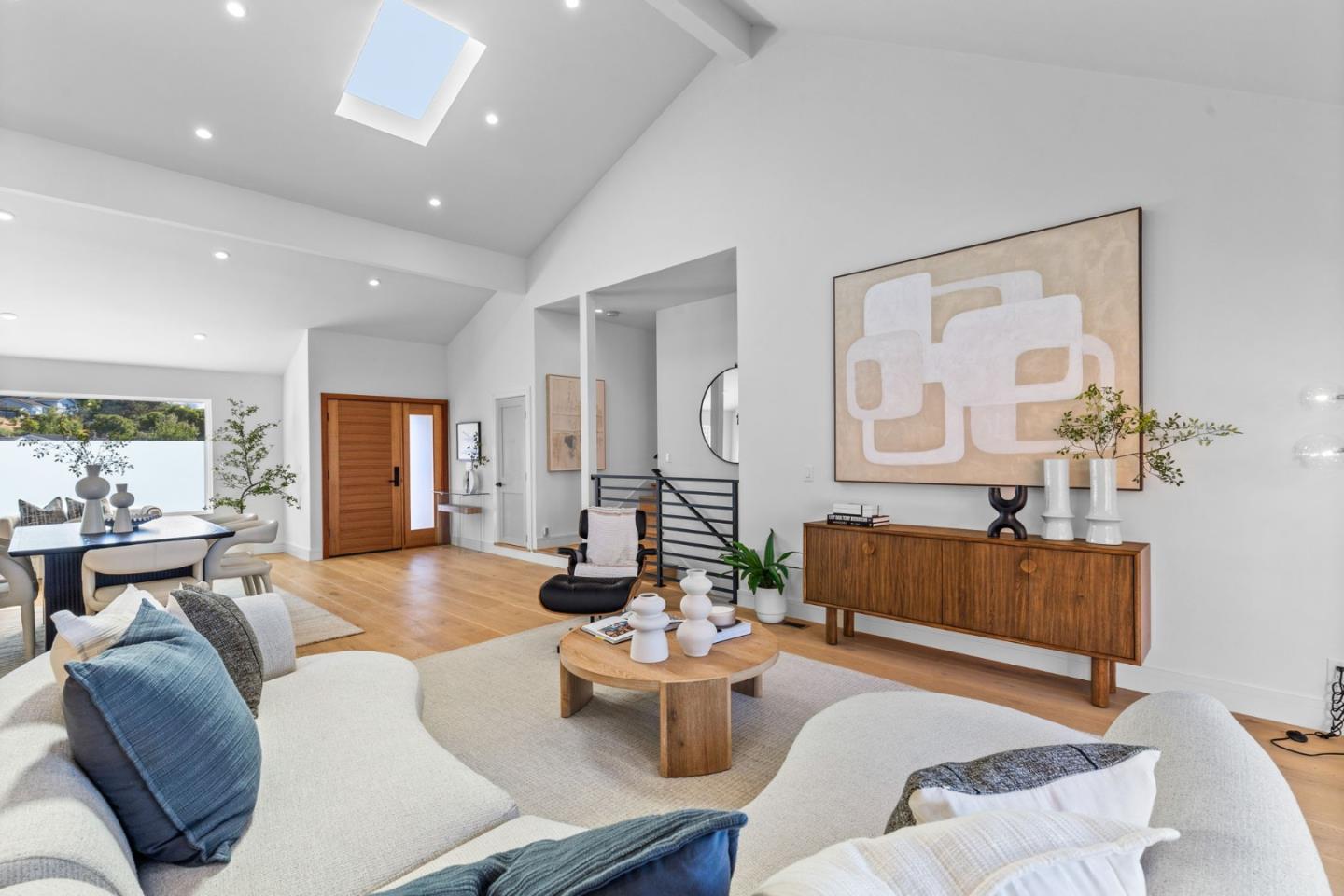 Detail Gallery Image 10 of 43 For 190 Loma Rd, San Carlos,  CA 94070 - 4 Beds | 2/1 Baths