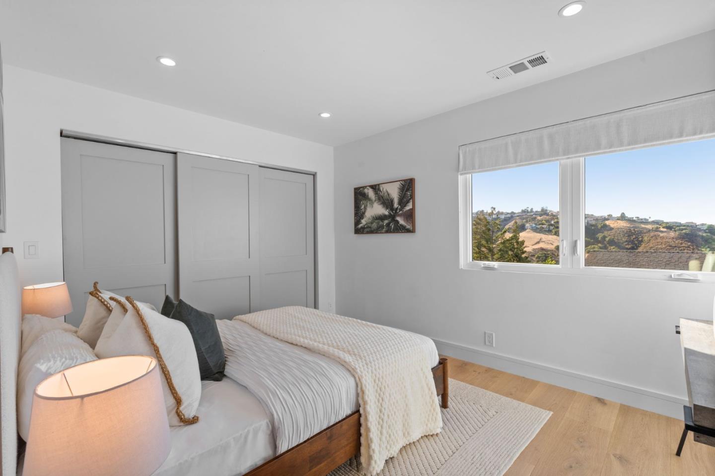 Detail Gallery Image 21 of 43 For 190 Loma Rd, San Carlos,  CA 94070 - 4 Beds | 2/1 Baths