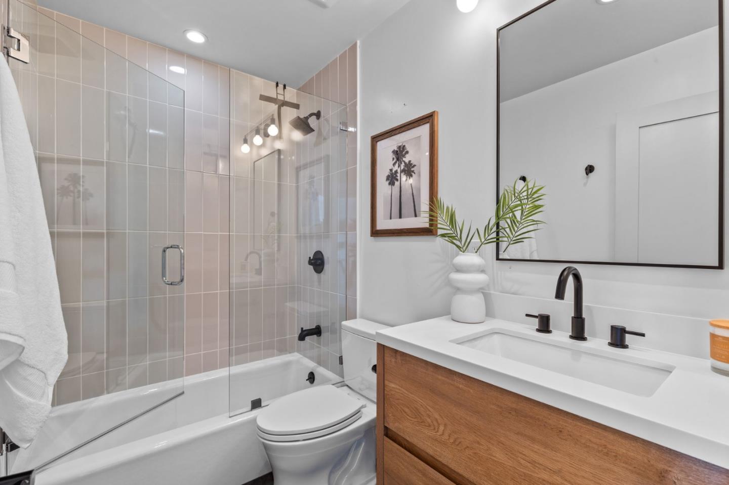 Detail Gallery Image 22 of 43 For 190 Loma Rd, San Carlos,  CA 94070 - 4 Beds | 2/1 Baths
