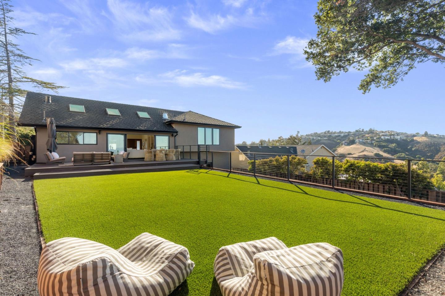 Detail Gallery Image 28 of 43 For 190 Loma Rd, San Carlos,  CA 94070 - 4 Beds | 2/1 Baths