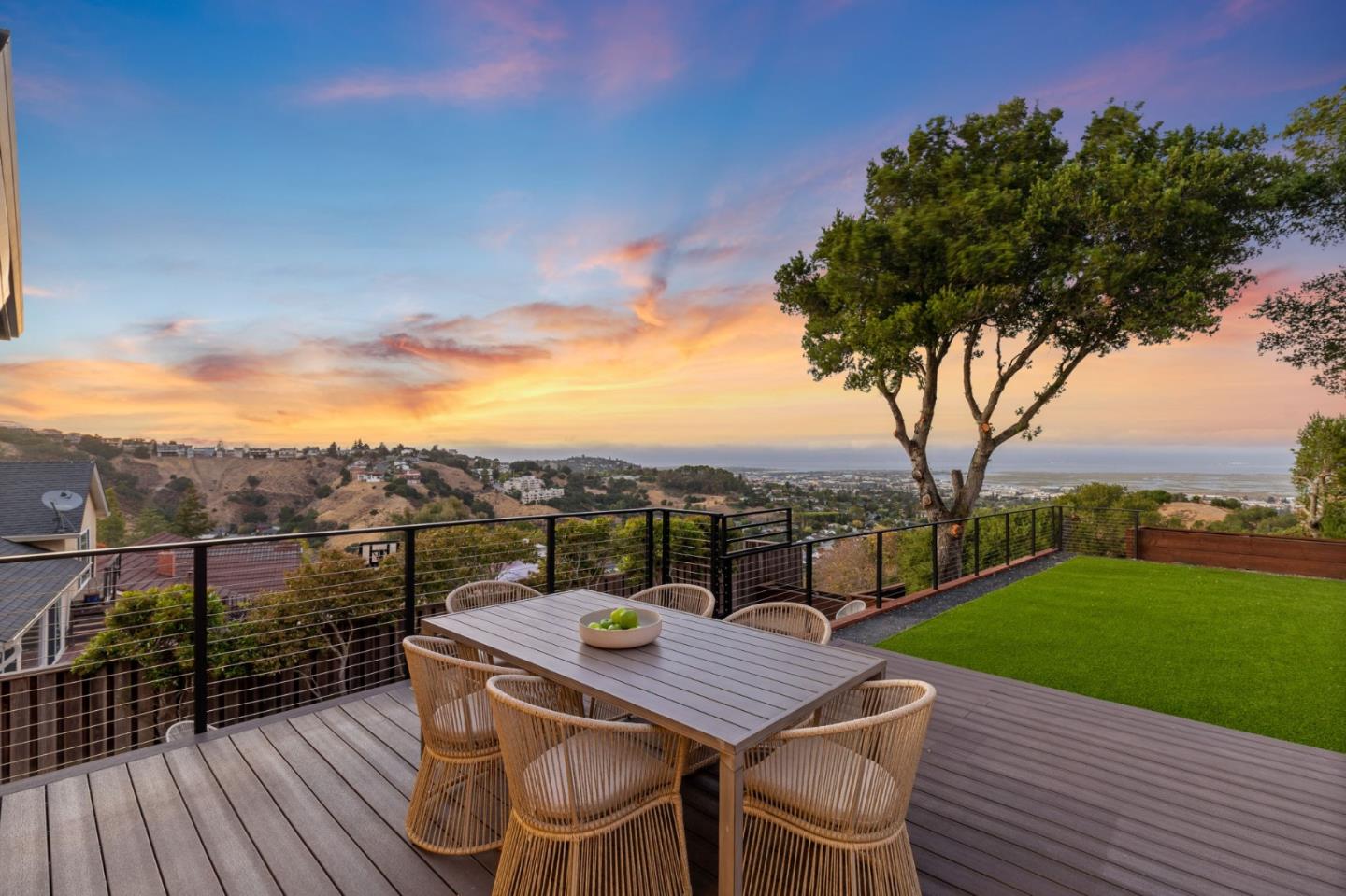 Detail Gallery Image 30 of 43 For 190 Loma Rd, San Carlos,  CA 94070 - 4 Beds | 2/1 Baths