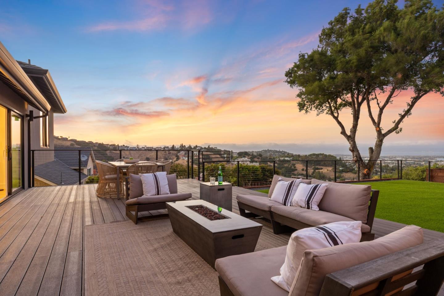 Detail Gallery Image 31 of 43 For 190 Loma Rd, San Carlos,  CA 94070 - 4 Beds | 2/1 Baths