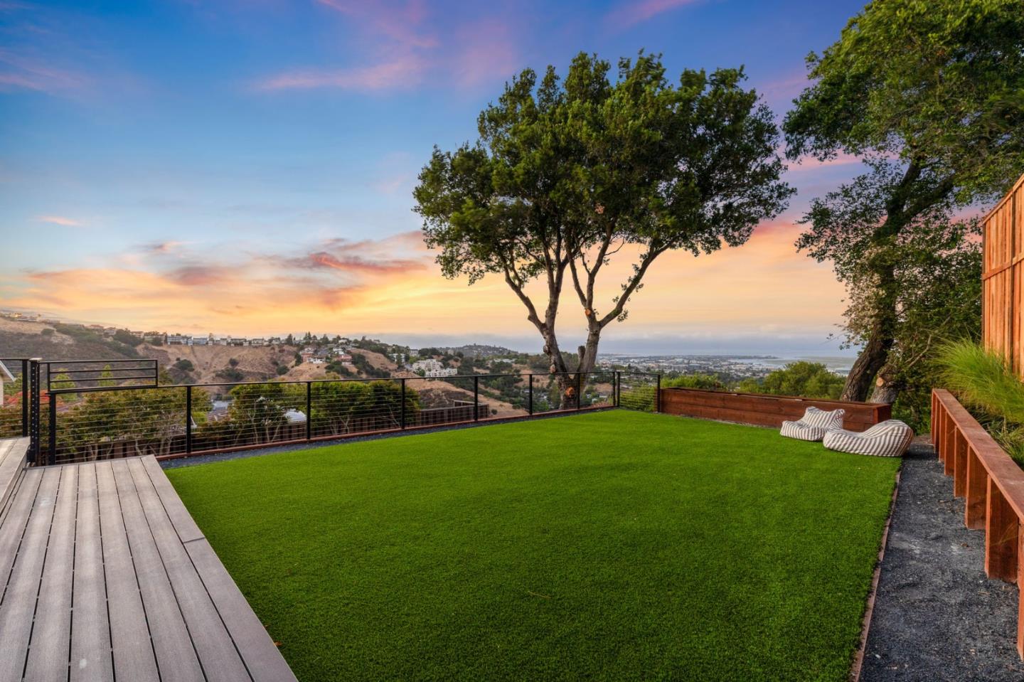 Detail Gallery Image 33 of 43 For 190 Loma Rd, San Carlos,  CA 94070 - 4 Beds | 2/1 Baths