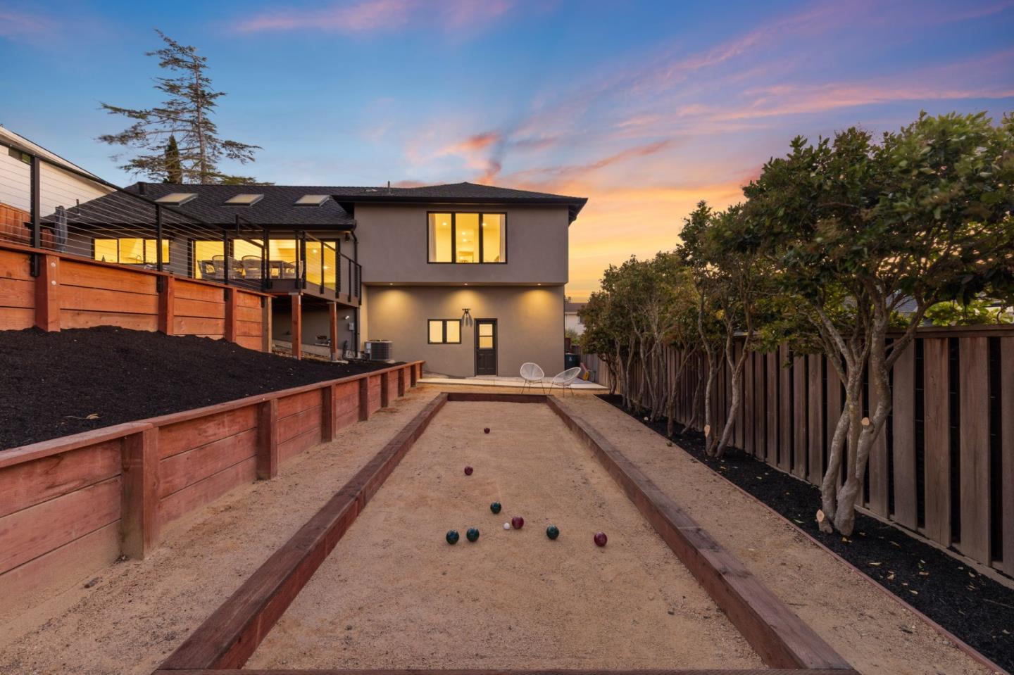 Detail Gallery Image 37 of 43 For 190 Loma Rd, San Carlos,  CA 94070 - 4 Beds | 2/1 Baths