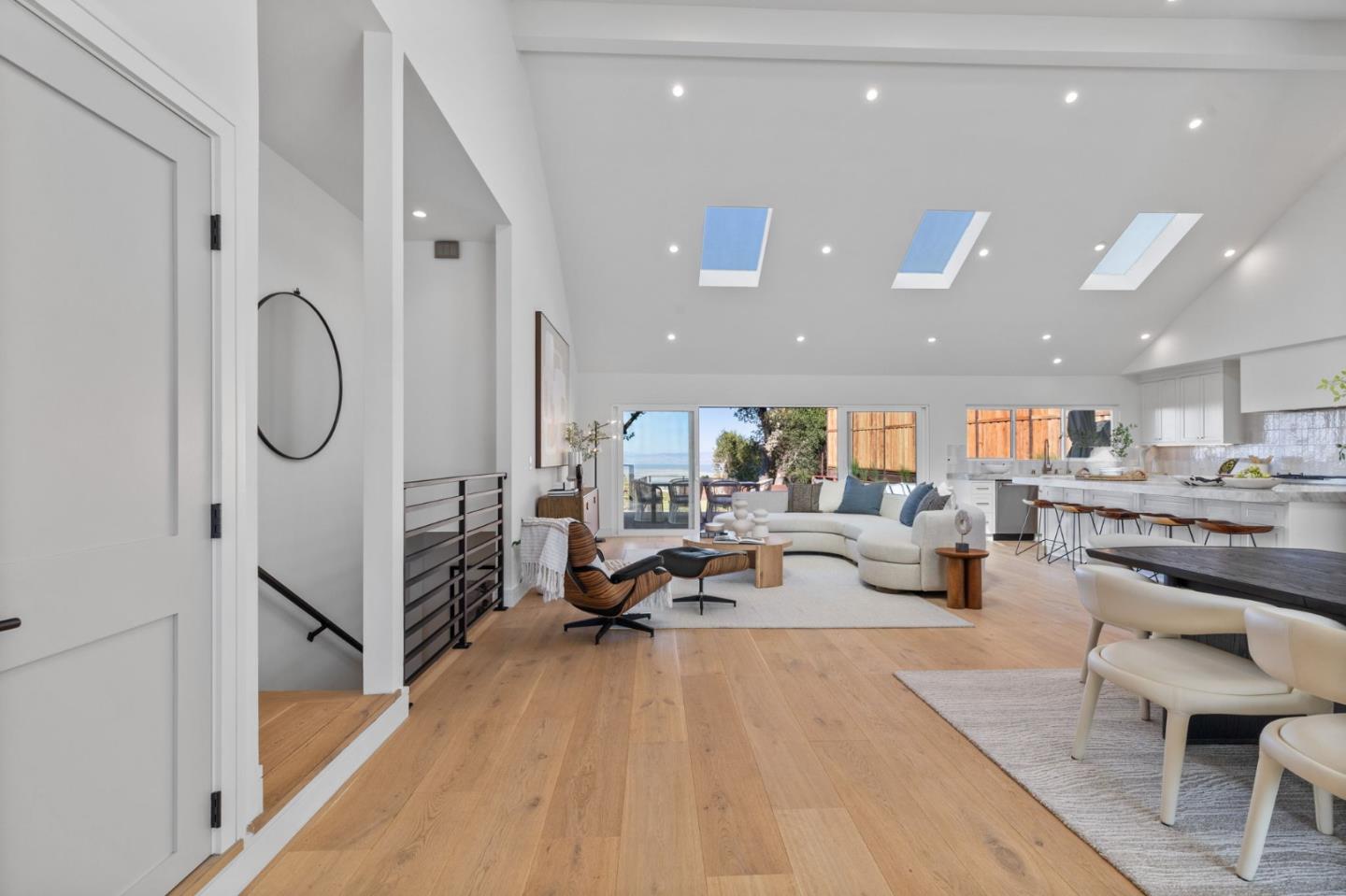 Detail Gallery Image 5 of 43 For 190 Loma Rd, San Carlos,  CA 94070 - 4 Beds | 2/1 Baths