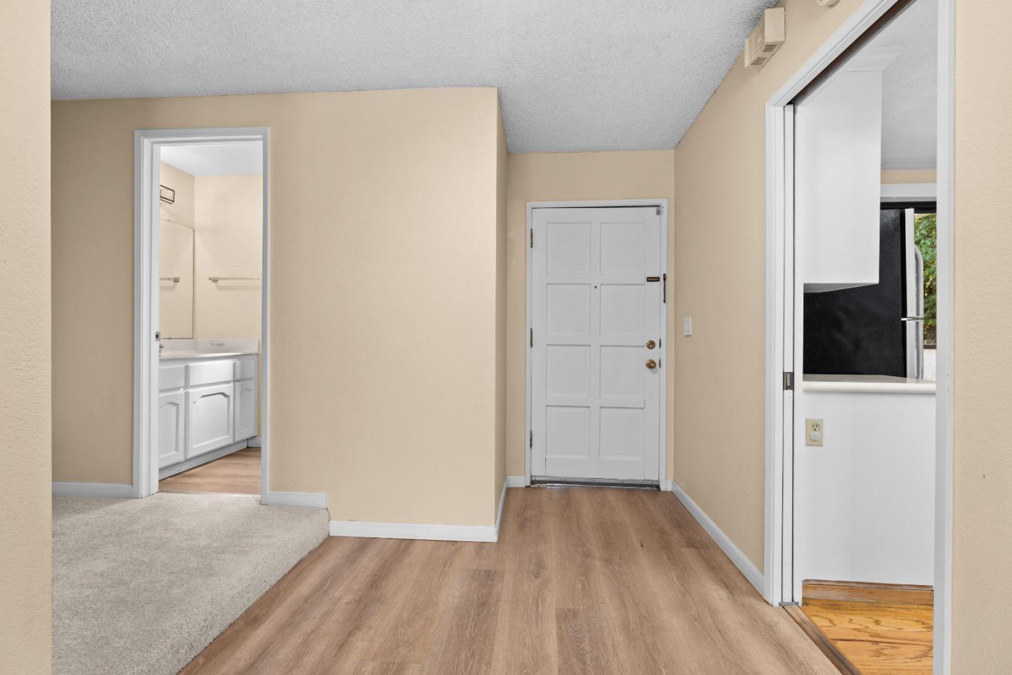 Detail Gallery Image 4 of 26 For 7214 Clarendon St, San Jose,  CA 95129 - 3 Beds | 2/1 Baths