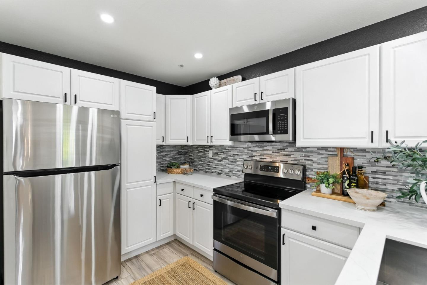 Detail Gallery Image 10 of 44 For 935 Old County Rd #42,  Belmont,  CA 94002 - 3 Beds | 2 Baths