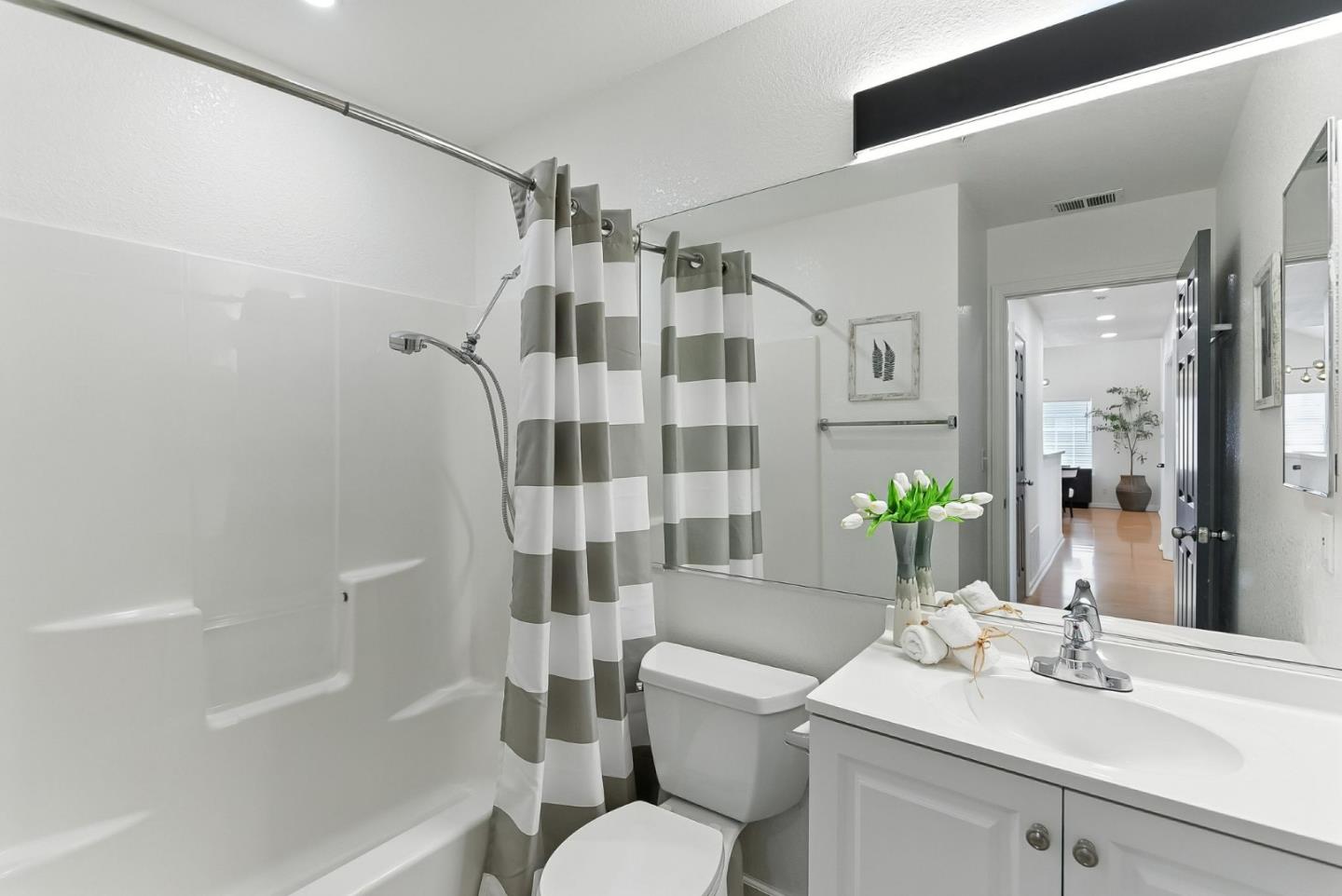 Detail Gallery Image 18 of 44 For 935 Old County Rd #42,  Belmont,  CA 94002 - 3 Beds | 2 Baths