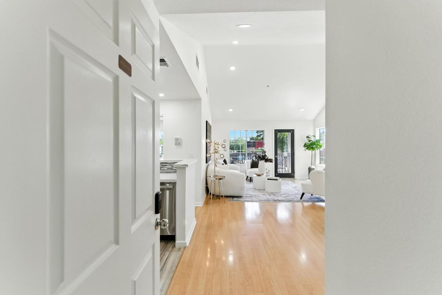 Detail Gallery Image 2 of 44 For 935 Old County Rd #42,  Belmont,  CA 94002 - 3 Beds | 2 Baths