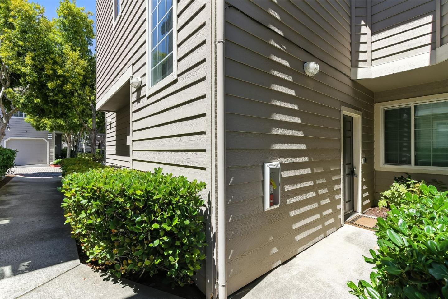 Detail Gallery Image 32 of 44 For 935 Old County Rd #42,  Belmont,  CA 94002 - 3 Beds | 2 Baths