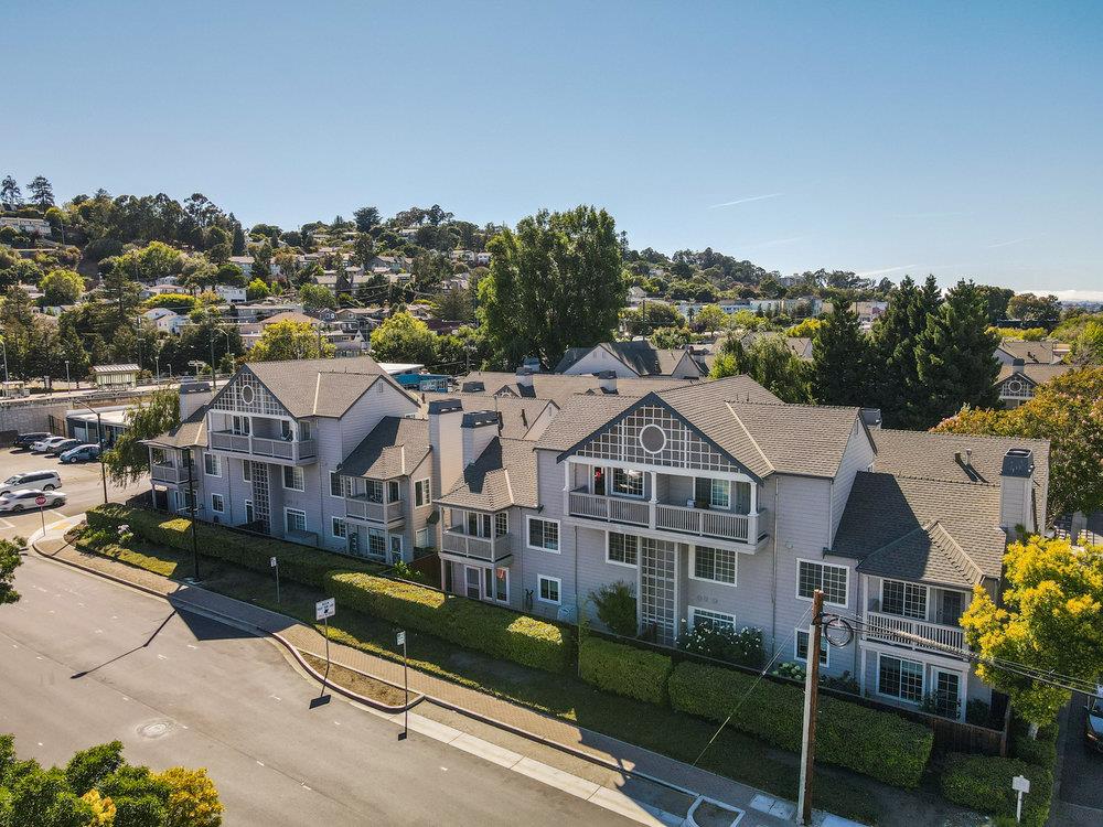 Detail Gallery Image 38 of 44 For 935 Old County Rd #42,  Belmont,  CA 94002 - 3 Beds | 2 Baths