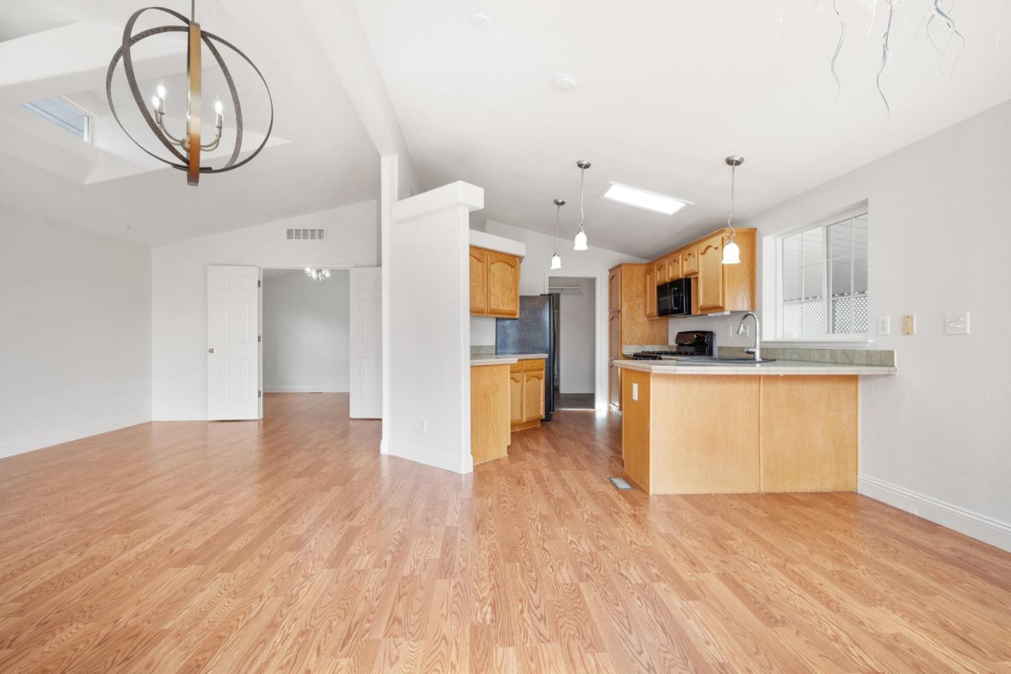 Detail Gallery Image 11 of 36 For 10 Sunset Ter #10,  Half Moon Bay,  CA 94019 - 2 Beds | 2 Baths