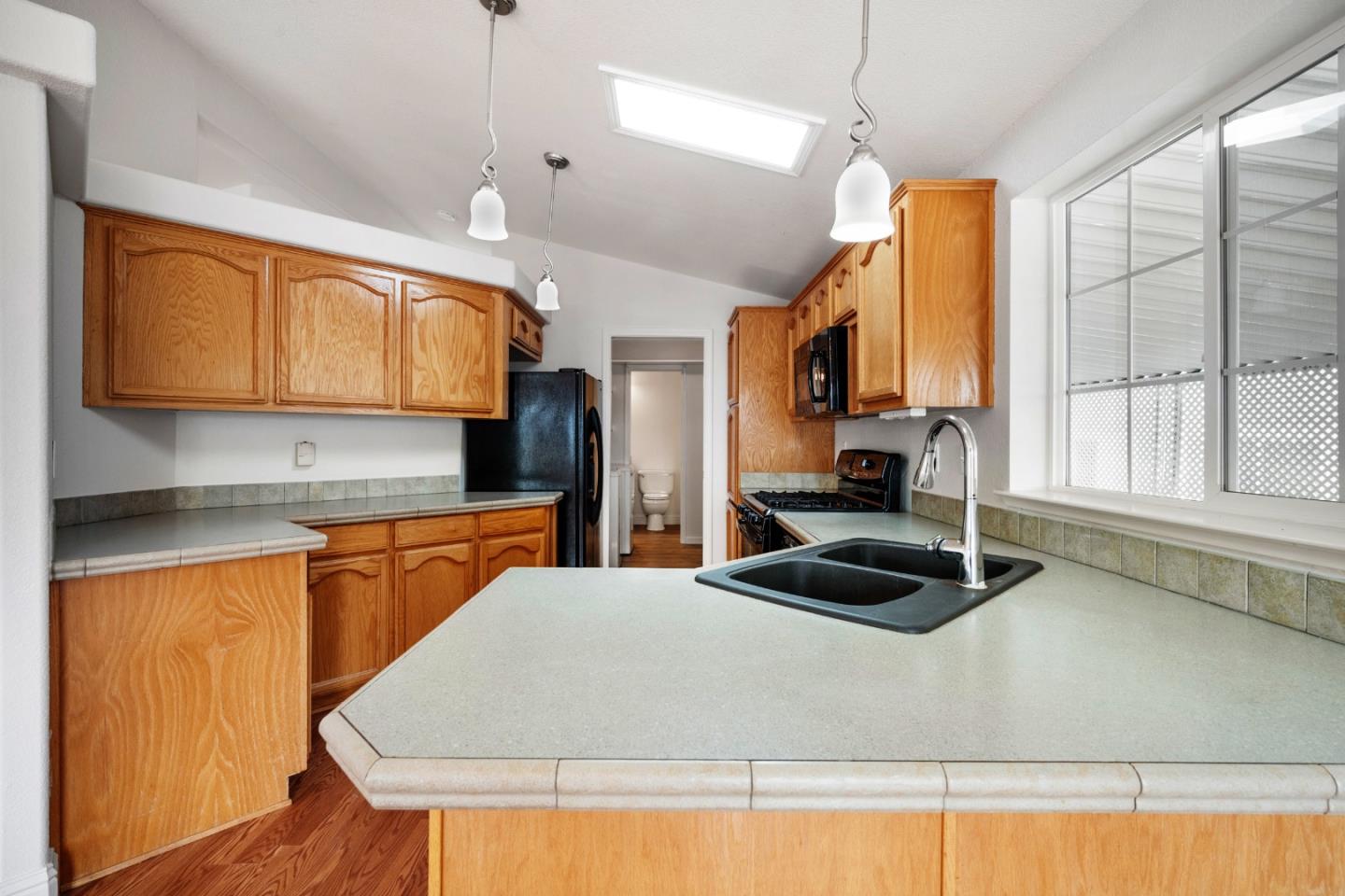 Detail Gallery Image 12 of 36 For 10 Sunset Ter #10,  Half Moon Bay,  CA 94019 - 2 Beds | 2 Baths