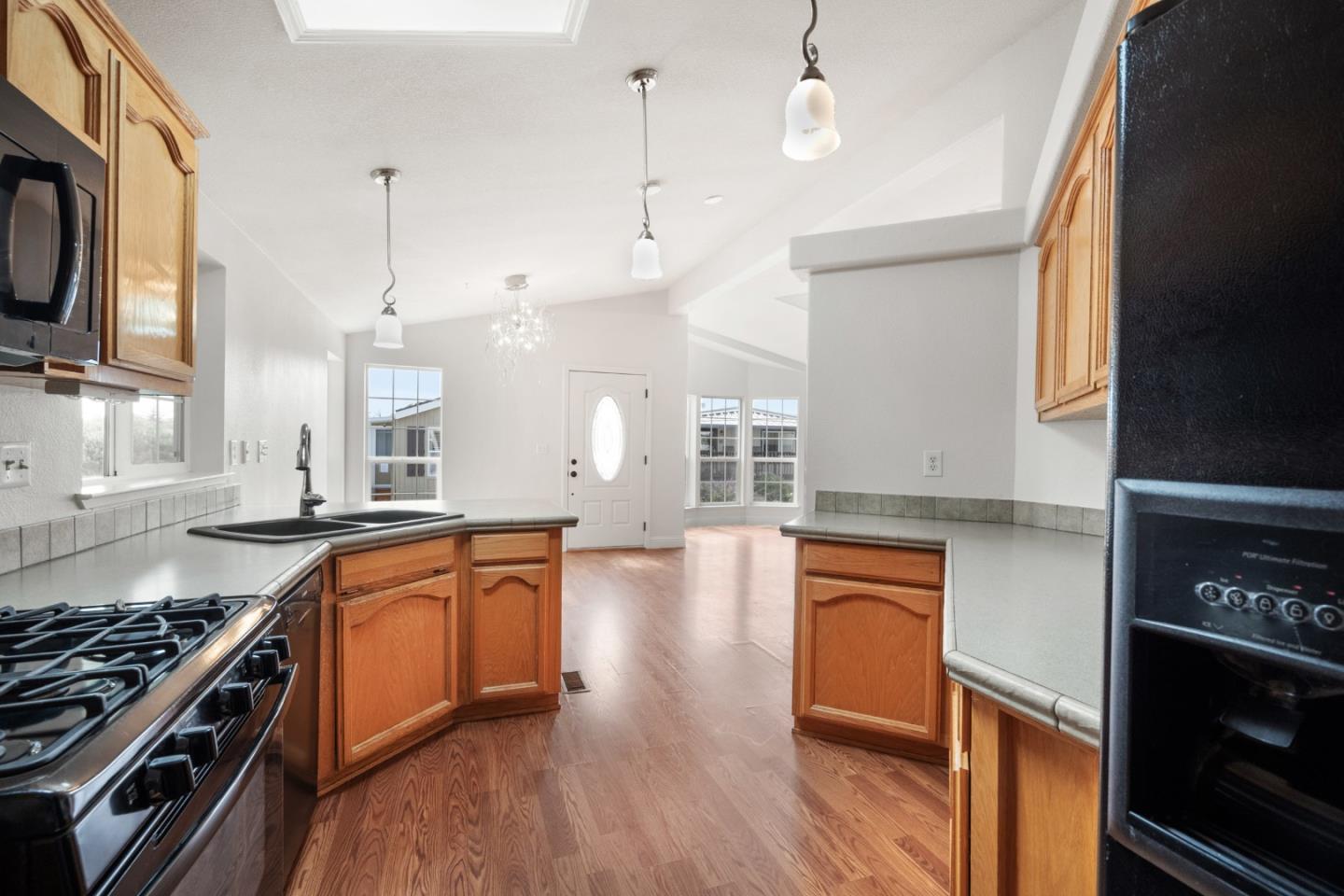 Detail Gallery Image 15 of 36 For 10 Sunset Ter #10,  Half Moon Bay,  CA 94019 - 2 Beds | 2 Baths