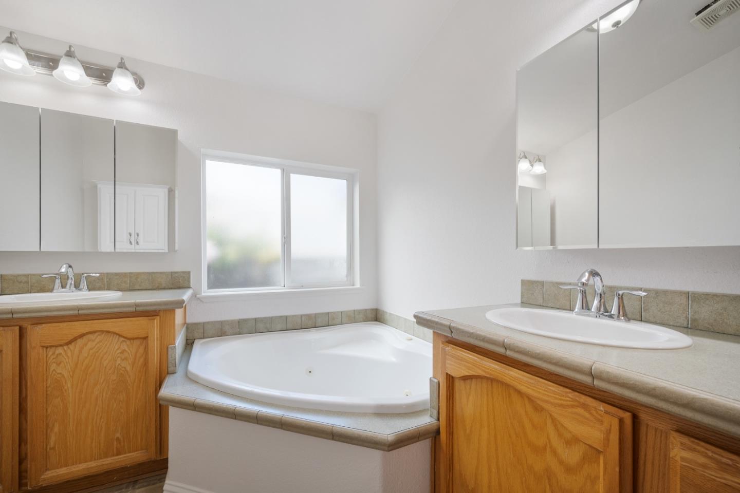 Detail Gallery Image 26 of 36 For 10 Sunset Ter #10,  Half Moon Bay,  CA 94019 - 2 Beds | 2 Baths