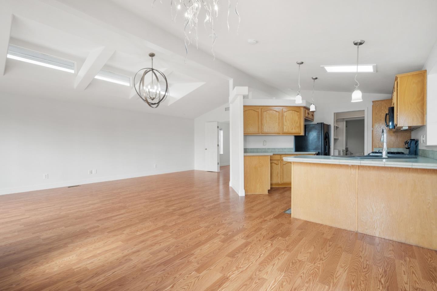 Detail Gallery Image 7 of 36 For 10 Sunset Ter #10,  Half Moon Bay,  CA 94019 - 2 Beds | 2 Baths