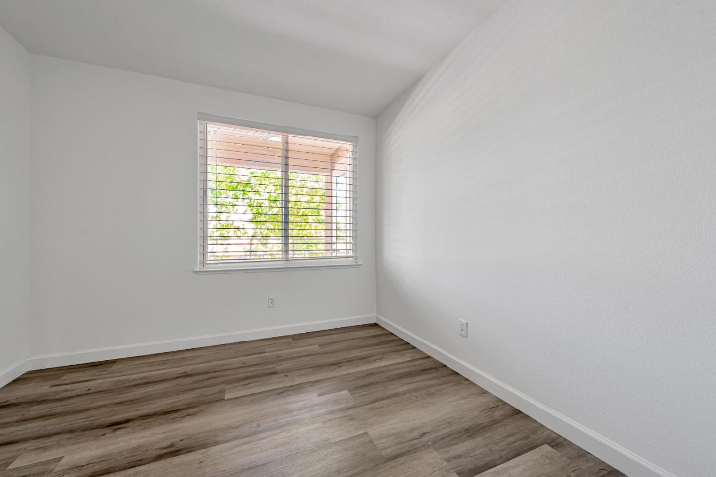 Detail Gallery Image 17 of 26 For 912 Campisi Way #201,  Campbell,  CA 95008 - 3 Beds | 2/1 Baths